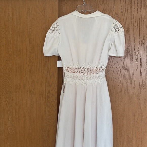 1940’s Vintage Dress. Still has tags on it. Comes with a peach slip underneath. - Picture 3 of 3